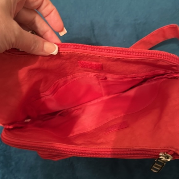 Bueno Adjustable Crossbody Purse - Picture 7 of 10